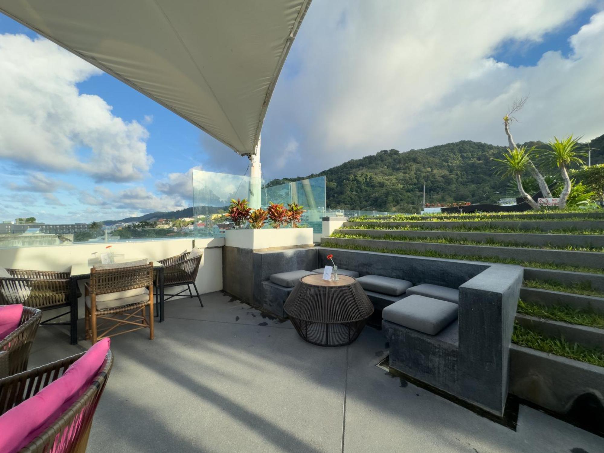 Hotel Journeyhub Phuket Patong Exterior foto